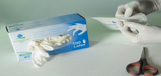 بروفيسور مغربي يحذر من ارتداء القفازات لأنها تنقل عدوى كورونا أكثر مما تقي منه