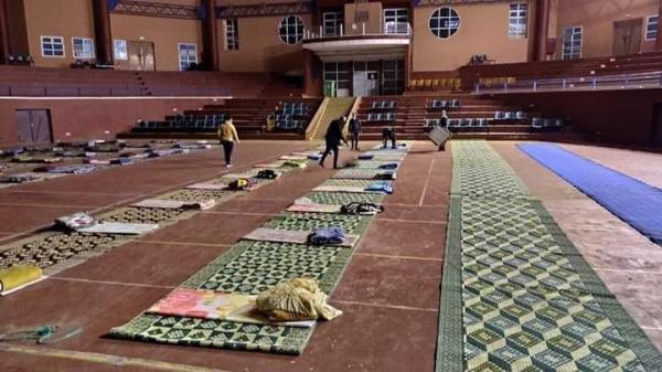 نشطاء بالناظور يطالبون بتعميم مبادرة تحويل القاعات المغطاة إلى مأوى للمشردين