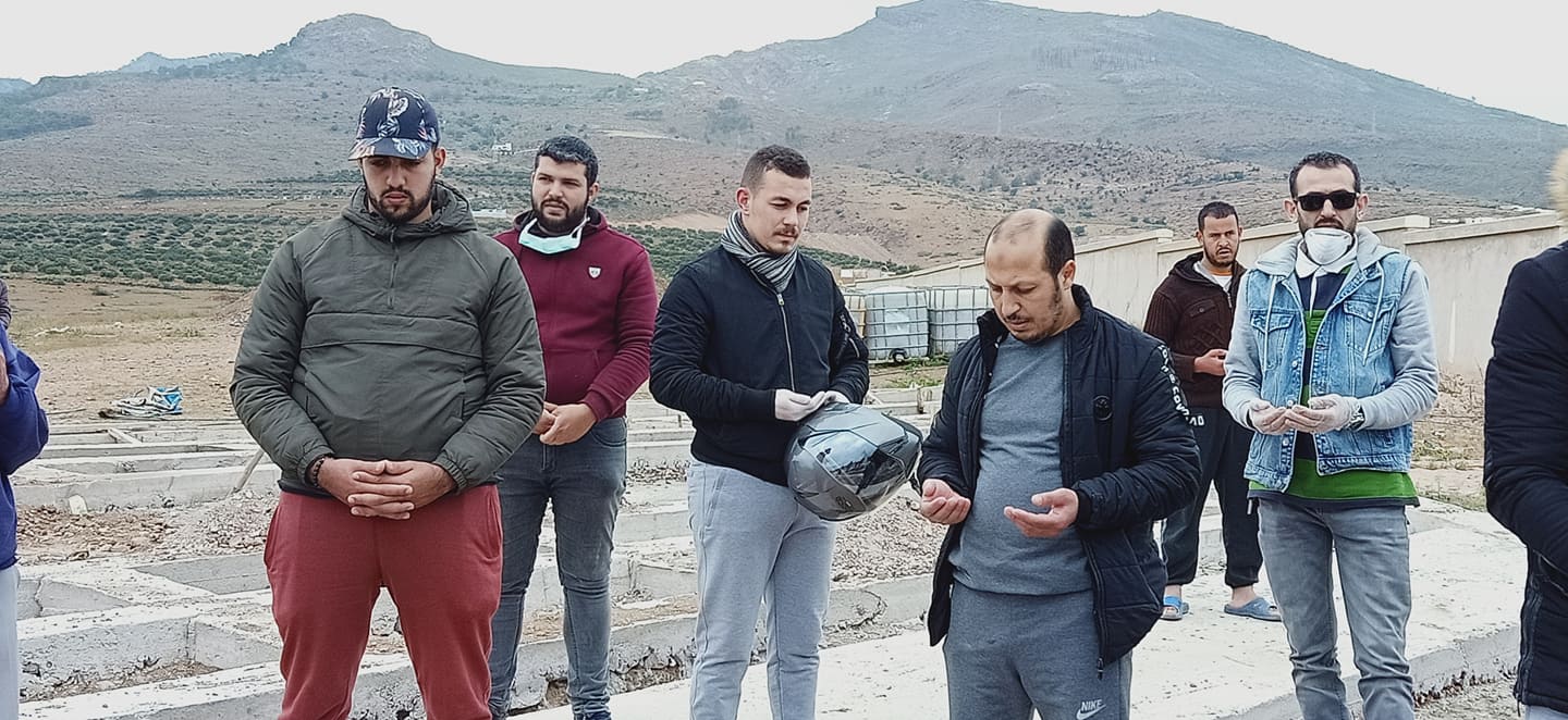 تشييع جنازة الزميل "حمادي مرسق" في جو استثنائي بمقبرة الناظور 