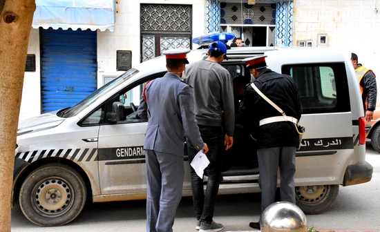 سلطات إقليم الدريوش تشدد المراقبة بجماعات الإقليم وتعتقل 20 شخصا وسيارات خرقوا قانون الطوارئ الصحية