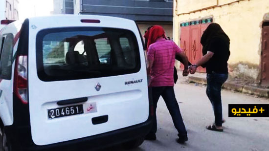 في زمن الحجر الصحي.. أمن الناظور يعتقل حلاق متلبس بالعمل بمعية زبون له 