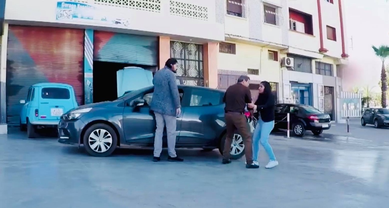 شاهدوا كاميرا خفية بالناظور.. ميكانيكي يتهم بالسرقة