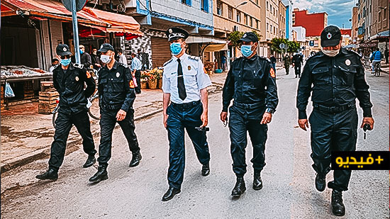 الباشا ورئيس منطقة أمن الناظور يقفان على مدى تطبيق "الطوارئ" في نقاط المراقبة بالأسواق