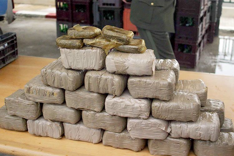 استغل حالة الطوارئ.. توقيف رقيب عسكري هرّب الحشيش من شمال المغرب إلى جنوبه