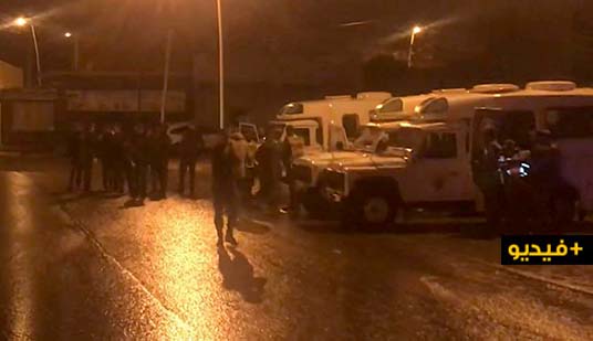  شاهدوا.. مواطنون ببني انصار يحبطون عملية تهجير مثيرة لمنحدرين من جنوب الصحراء 