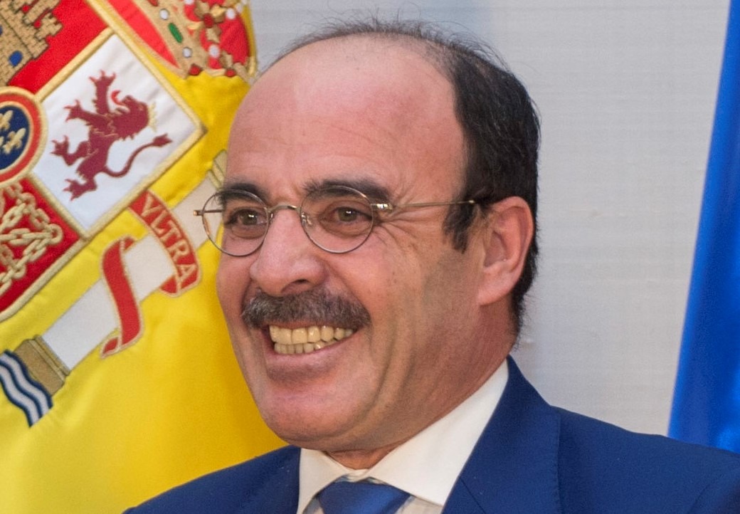   البيجيدي يتساءل.. كيف تمكن إلياس العماري من تهريب الأموال وبناء فندق فخم في إسبانيا؟