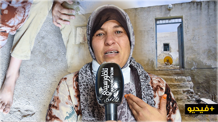 بني انصار.. أم رفقة 3 من أطفالها الأيتام يعيشون في منزل مهترئ دون أبواب يناشدون المحسنين مساعدتهم