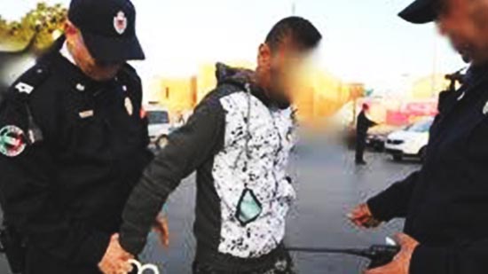 أمن الناظور يعتقل لصا سرق 16 مليونا من داخل منزل بإمزورن أمن الناظور يعتقل لصا سرق 16 مليونا من داخل منزل بإمزورن