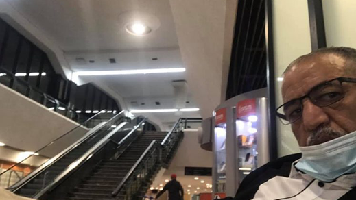 هكذا قضى مهاجر مغربي عائد من أمستردام ليلة في المطار "دون ماء ولا أكل" بعد قرار منع السفر