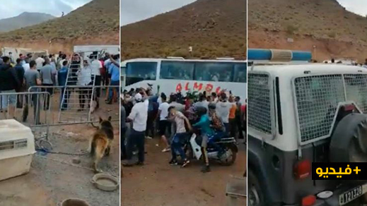 مسافرون "غاضبون"  يتحدّون قرار الحكومة ويزيحون حواجز للدّرك الملكي لتمرّ الحافلات والسيارات