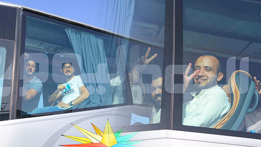 أولى صور الإفراج عن معتقلي حراك الريف الذين استفادوا من العفو الملكي أولى صور الإفراج عن معتقلي حراك الريف الذين استفادوا من العفو الملكي