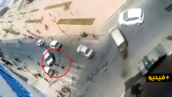 مقتل طفل ونجاة العشرات من موت محقق.. كاميرا هاتف ترصد حادثة دهس متعمدة مقتل طفل ونجاة العشرات من موت محقق.. كاميرا هاتف ترصد حادثة دهس متعمدة