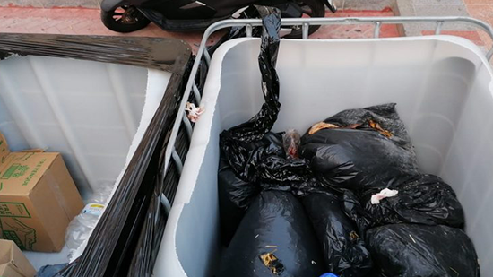 سبتة.. العثور على مخلفات مئات الذبائح في حاويات القمامة رغم منع السّلطات ذبح أضاحي العيد