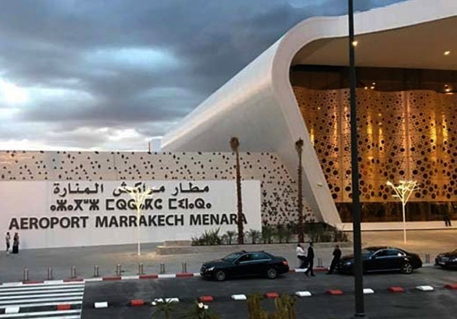 سيدة تحاول إضرام النار في جسدها إحتجاجا على تأخر رحلة جوية