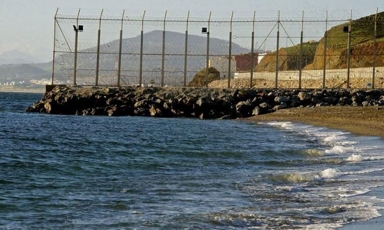 توقيف أربعة مغاربة دخلوا الناظور سباحة من مدينة مليلية ووضعهم تحت تدابير الحجر الصحي