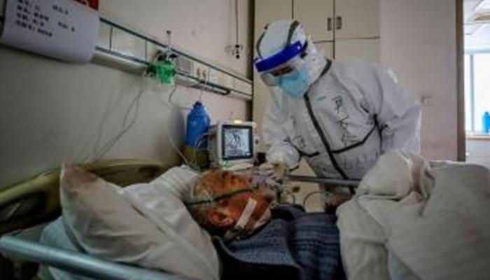 رئيس قسم الإنعاش.. نستقبل عدد كبير من الحالات الحرجة المصابة بكورونا وهناك من يموت عند باب المستشفى