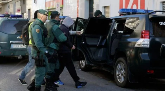 اعتقال مغربي في إسبانيا متّهم بسرقة مليار ونصف من داخل مخزن للتّبغ