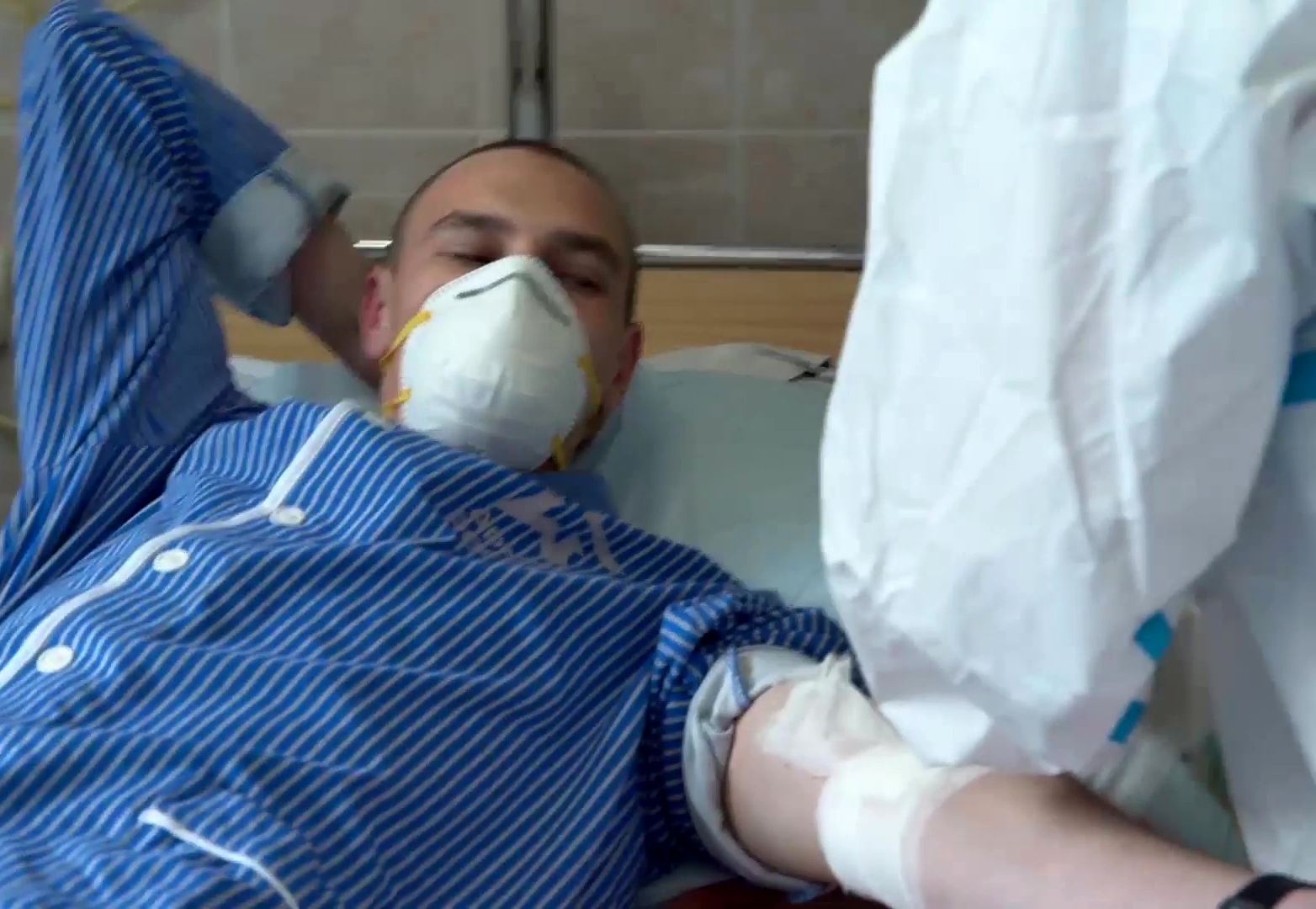 مصنّعو اللقاح الروسي يحذرون من استعماله وخطره على الناس مصنّعو اللقاح الروسي يحذرون من استعماله وخطره على الناس