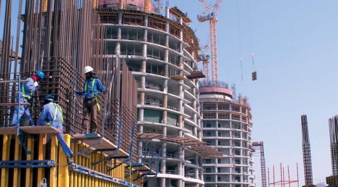 وزارة التجهيز تمدد صلاحية الرخص المسلمة لمقاولات البناء والأشغال العمومية