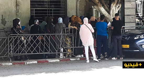 غياب شروط السلامة الصحية أمام قنصلية إسبانيا بالناظور ينذر بسيناريو كارثي