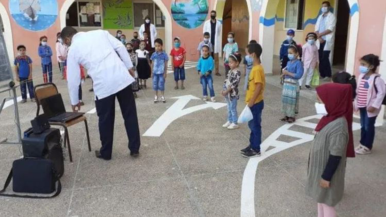 فيروس كورونا يقتل أول ضحاياه من هيأة التدريس في الموسم المدرسي الجديد 