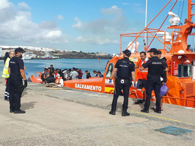 أبحروا من سواحل "تمسمان" بالدريوش.. الشرطة الإسبانية تفرج اليوم عن 12 مهاجرا سريا من الريف