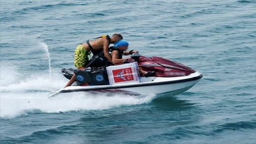 مأساة.. وفاة زوجين بسواحل مليلية بعدما ألقى بهما منظم للهجرة السرية في البحر مأساة.. وفاة زوجين بسواحل مليلية بعدما ألقى بهما منظم للهجرة السرية في البحر