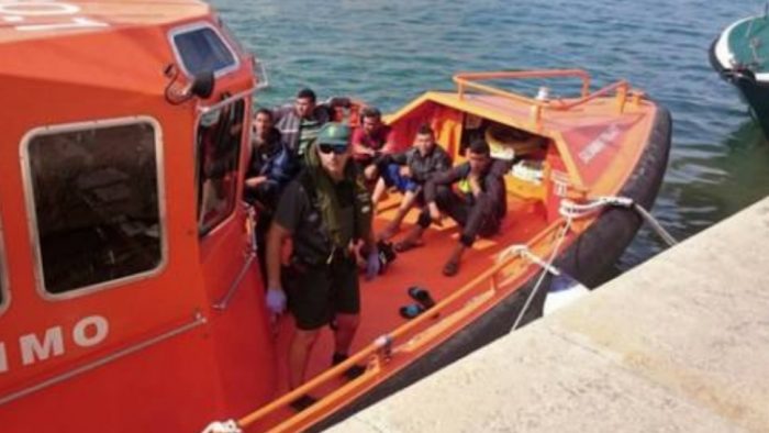 كانوا على متن زورق مطاطي.. خفر السّواحل الإسبانية تنقذ 32 مهاجرا سريا من الرّيف