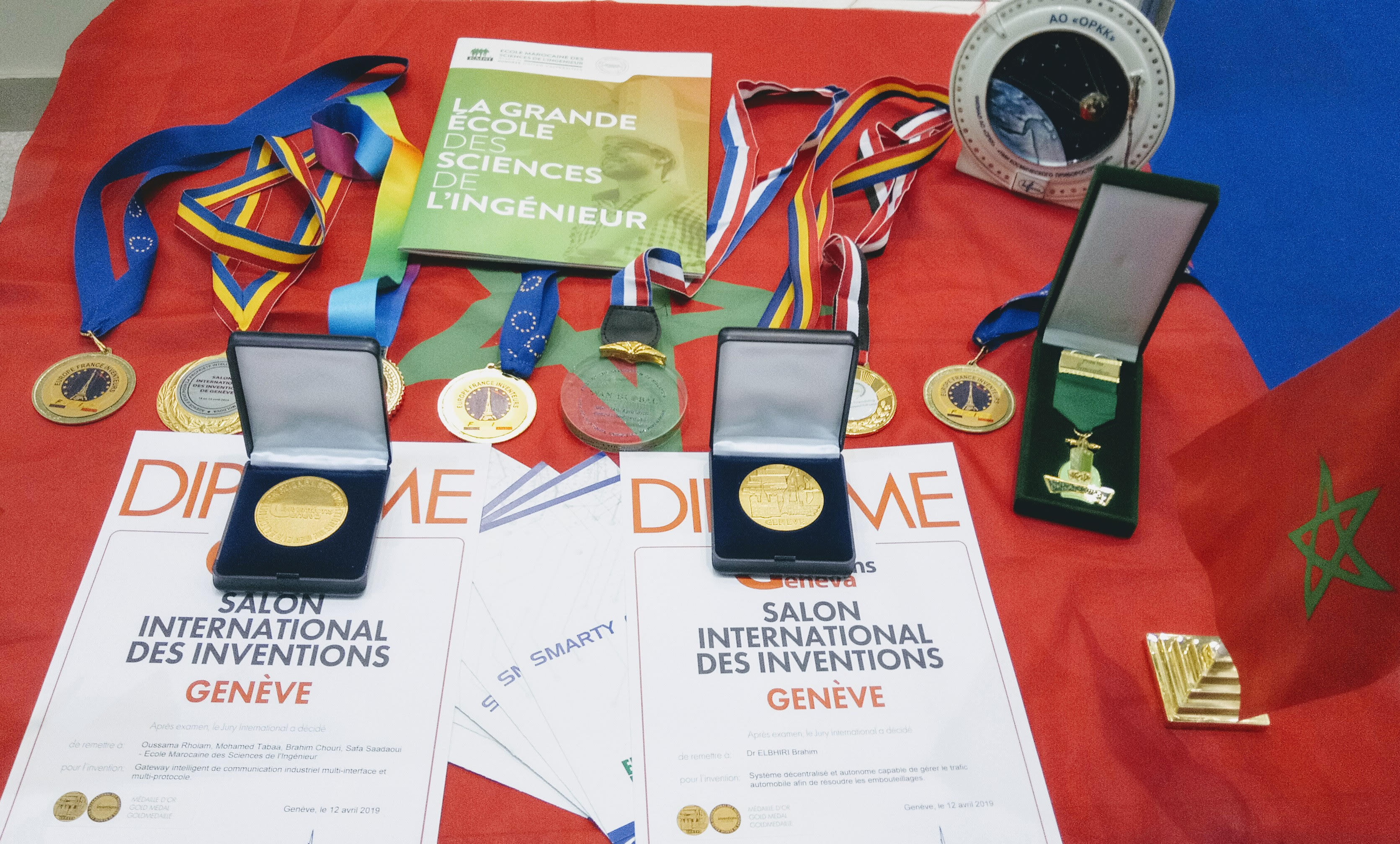 المبتكرون المغاربة يتألقون في "معرض إسطنبول الدولي للاختراعات" وينتزعون 11 ميدالية المبتكرون المغاربة يتألقون في "معرض إسطنبول الدولي للاختراعات" وينتزعون 11 ميدالية