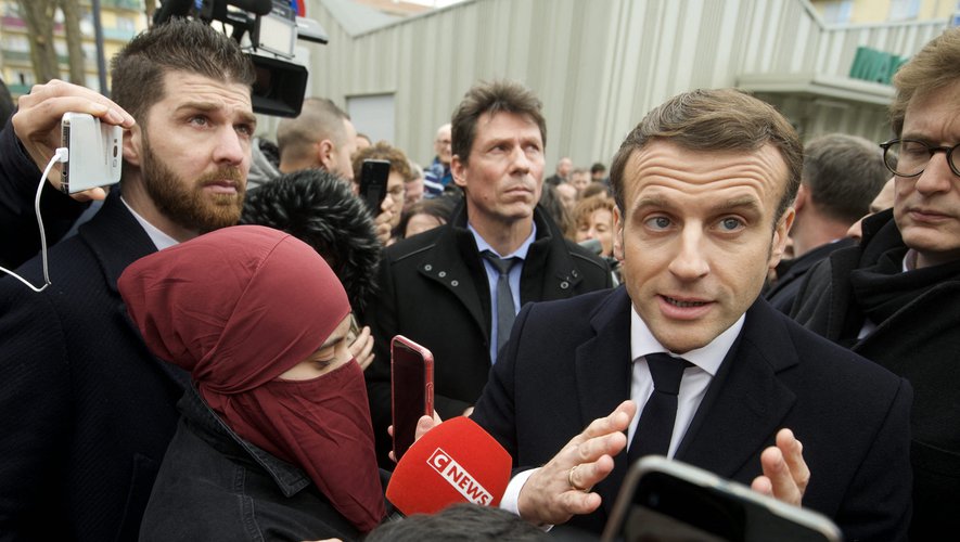 ماكرون يعلن خطة لمحاصرة "الانفصالية الإسلامية" في فرنسا