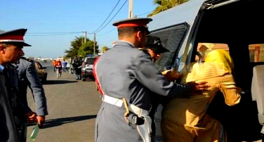 اعتقال متزوجة وأم لــ4 أبناء متلبسة بالخيانة الزوجية مع عشيقها داخل سيارة لنقل المواشي