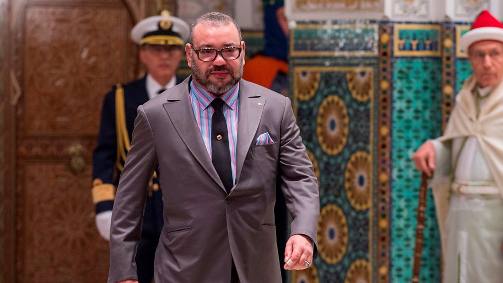 بعد عودته من الحسيمة.. هذا هو القصر الذي استقر فيه الملك محمد السادس بعد عودته من الحسيمة.. هذا هو القصر الذي استقر فيه الملك محمد السادس