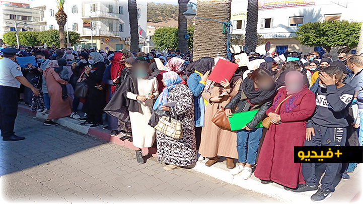 عودة الاكتظاظ إلى قنصلية إسبانيا بالناظور يجبر سلطات الأمن على التدخل  عودة الاكتظاظ إلى قنصلية إسبانيا بالناظور يجبر سلطات الأمن على التدخل