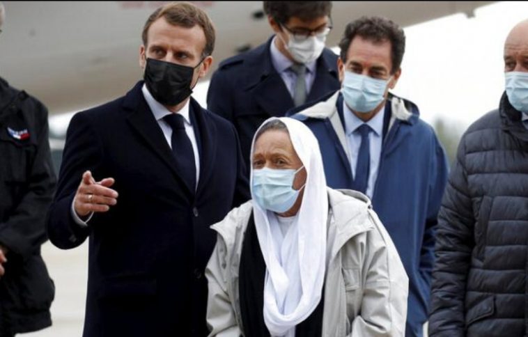 المختطفة الفرنسية التي اعتنقت الإسلام توجّه رسالة "شديدة اللهجة" إلى الرئيس ماكرون