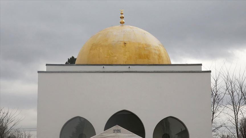 "سنخرجكم من دولتنا"... رسالة تهديدية على باب مسجد بفرنسا