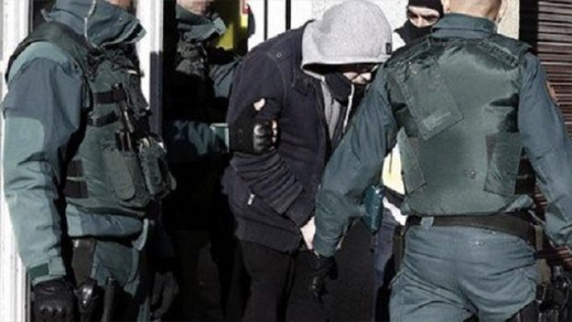اعتقال مغربي بإسبانيا أشاد بقطع رأس المدرس الفرنسي