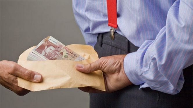 حوالي 60 في المائة من المقاولات تقدم "هدايا" للحصول على الصفقات العمومية حوالي 60 في المائة من المقاولات تقدم "هدايا" للحصول على الصفقات العمومية