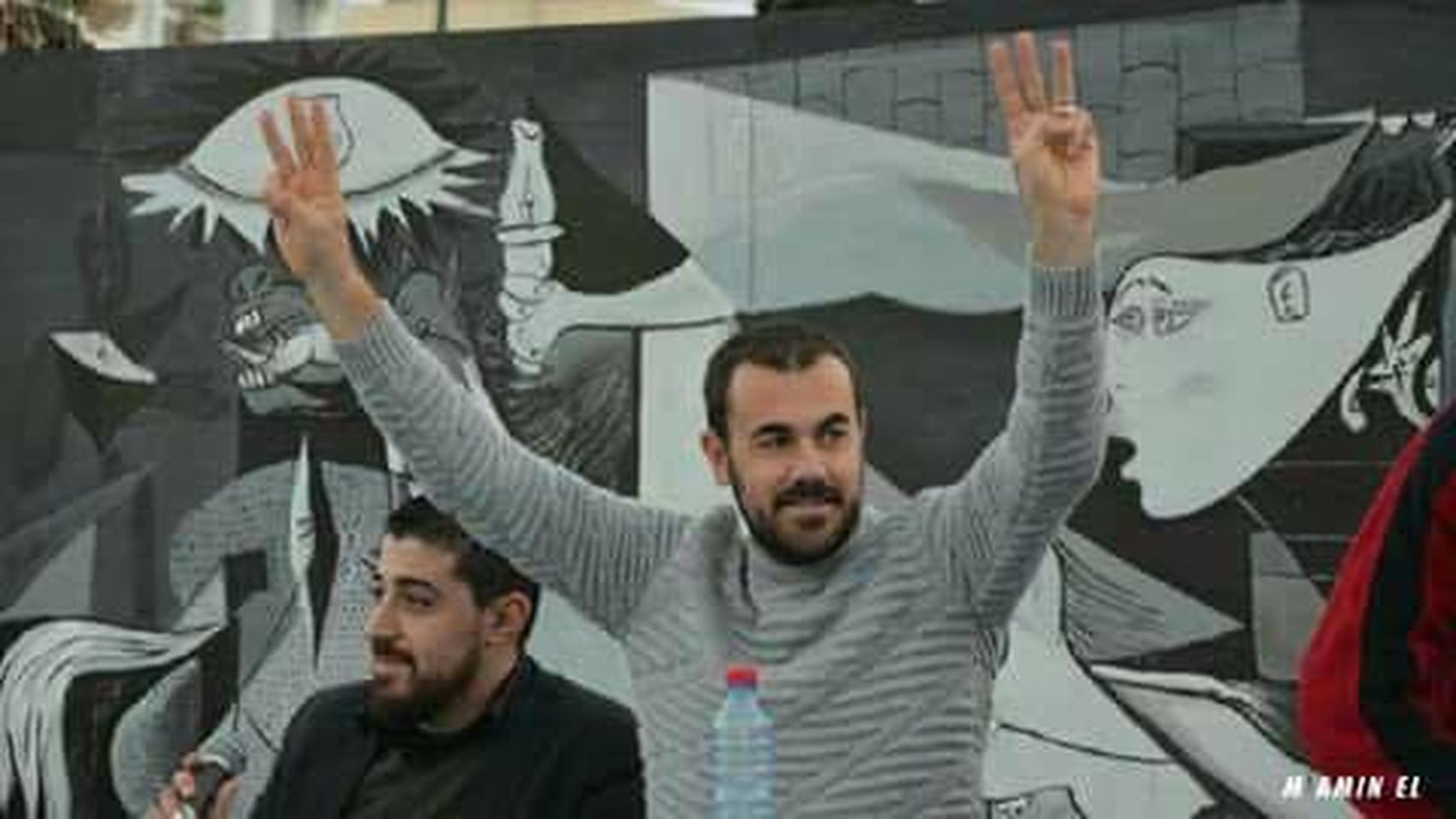 احتفالا بعيد ميلاده الـ41.. ناصر الزفزافي يكتب شعرا عن الوطن