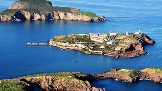 اسبانيا تزود الجزر المحتلة بسواحل الريف بأجهزة اتصال عسكرية متطورة