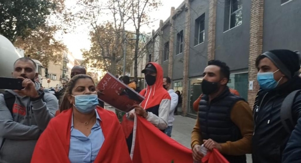 مغاربة إقليم الباسك ينددون باعتداءات عصابات البوليساريو على قنصليات المملكة في اسبانيا 