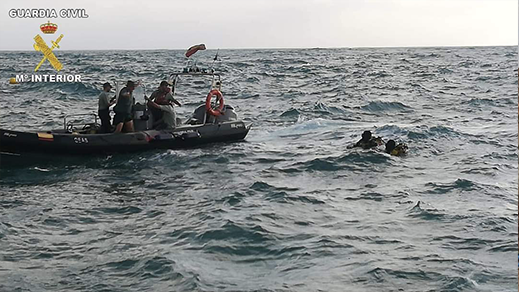 مهاجرون يتمكنون من الدخول إلى مليلية سباحة عبر الناظور