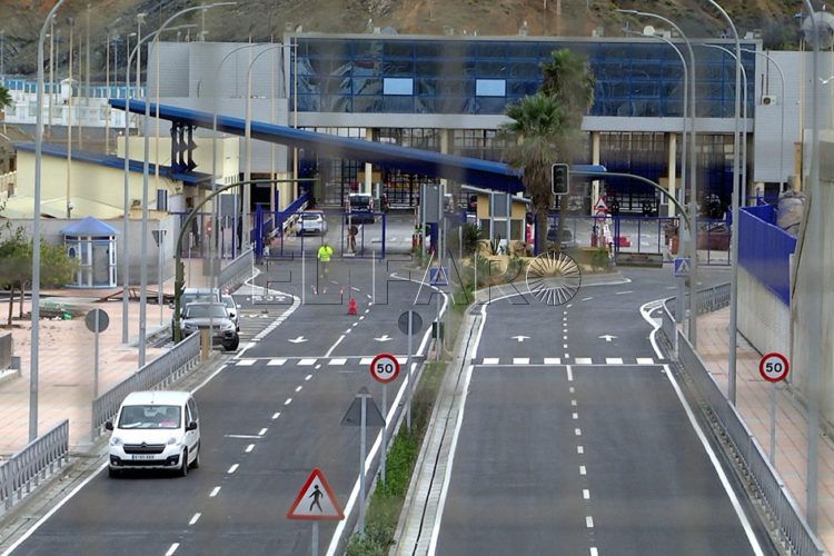 سلطات سبتة المحتلة تنتهي من أشغال إصلاح معبر "تراخال" الحدودي
