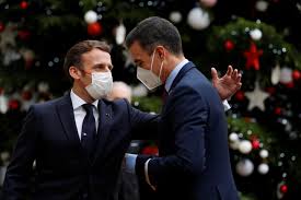 رئيس الحكومة الإسبانية بيدرو سانشيز يُخضع نفسه للحجر الصحي الذاتي بعد مخالطته ماكرون المصاب