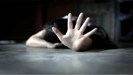 اعتقال مدير مؤسسة تعليمية بتهمة اغتصاب تلميذة تبلغ من العمر 8 سنوات اعتقال مدير مؤسسة تعليمية بتهمة اغتصاب تلميذة تبلغ من العمر 8 سنوات