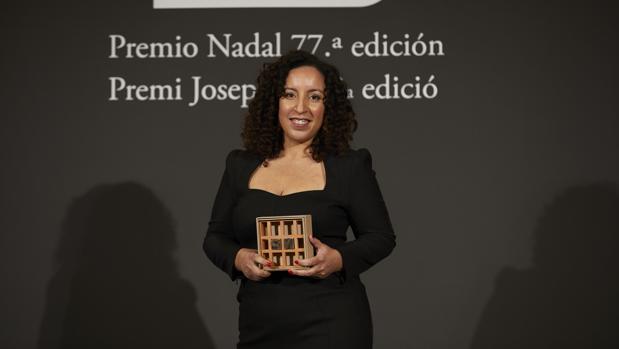 الروائية ابنة مدينة الناظور نجاة الهاشمي تفوز بجائزة "نادال" للرواية