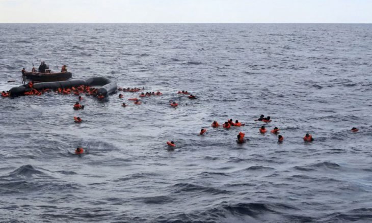 انتشال جثتين وإنقاذ 21 مرشحا للهجرة غير الشرعية بسواحل الناظور