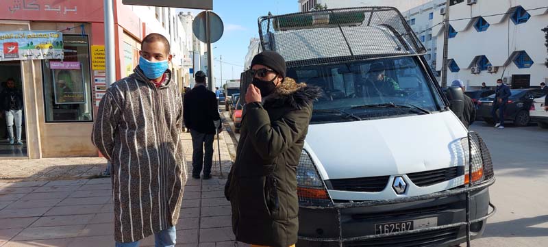 موظفو البريد بالناظور يحتجون ضد مديرهم العام بسبب التضييق على أنشطتهم النقابية