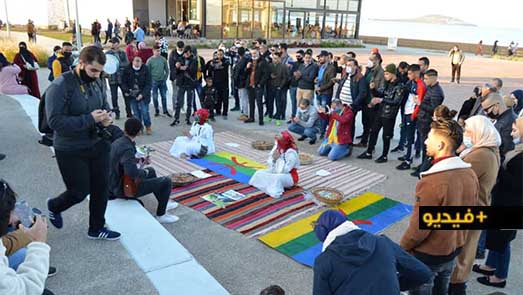 نشطاء يحتفلون بالسنة الأمازيغية الجديدة في فضاء مارتشيكا بالناظور 