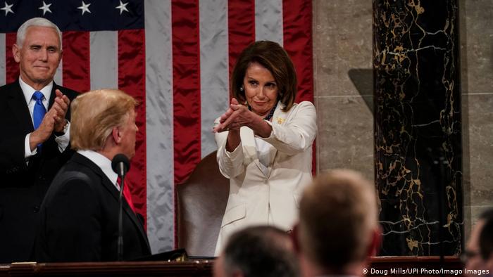 مجلس النواب الأمريكي يدرس خيارات محاكمة الرئيس السابق دونالد ترامب مجلس النواب الأمريكي يدرس خيارات محاكمة الرئيس السابق دونالد ترامب