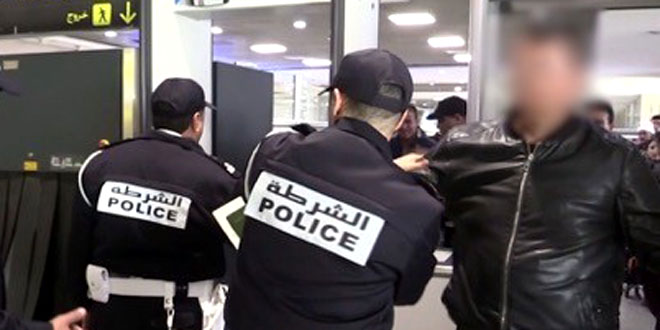 أمن الحدود يوقف أمريكيا حاول تهريب 20 ألف دولار داخل حقيبة